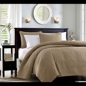 Madison Park King Quilted Brown Bedspread 2 Shams Set New